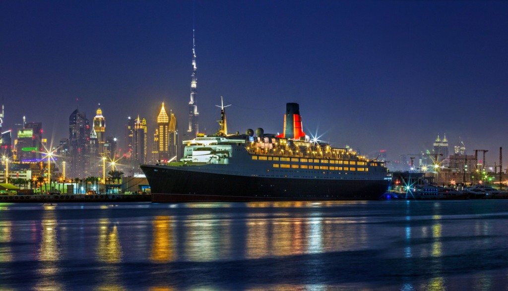 Queen Elizabeth 2 apre come nave hotel a Dubai