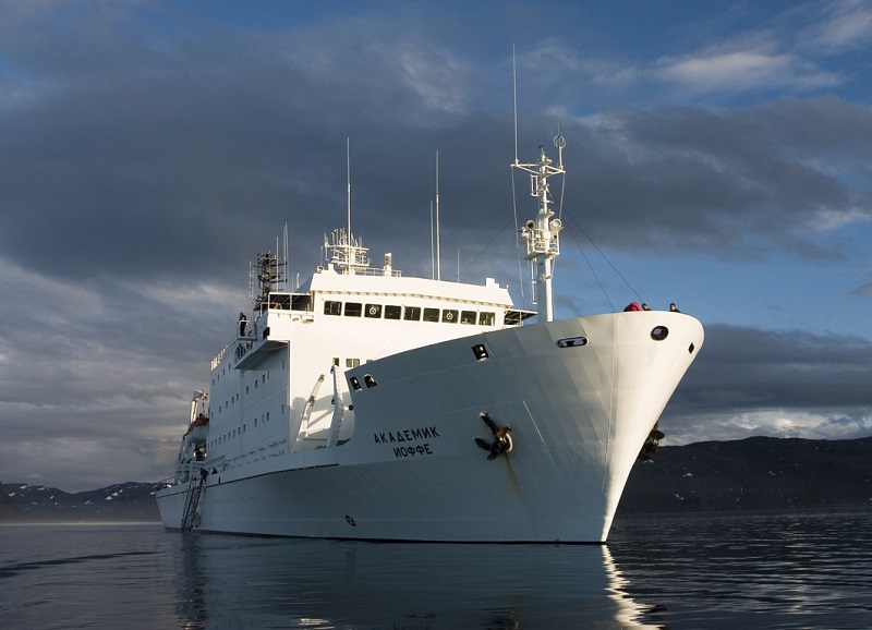Ritirate dal servizio le navi russe noleggiate da One Ocean Expeditions