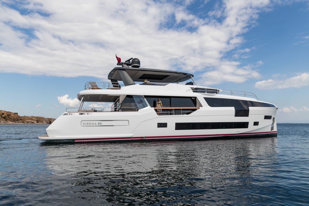 Sirena 88 debutta al Cannes Yachting Festival