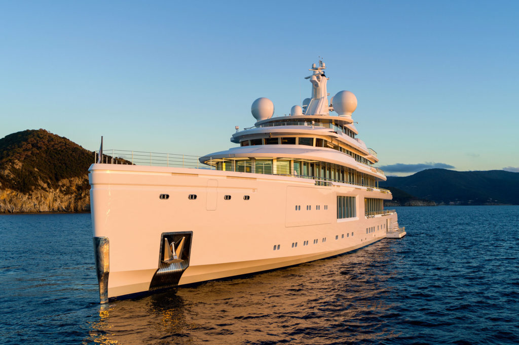 In vendita il gigayacht Benetti Luminosity