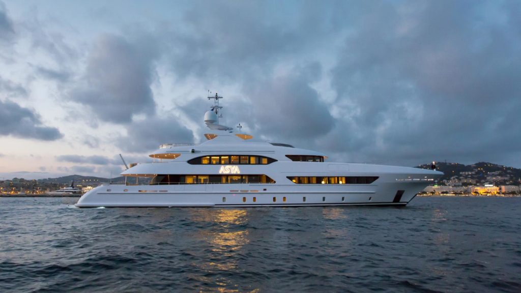 In vendita da BlackOrange M/Y Asya, Heesen di 47 metri del 2015