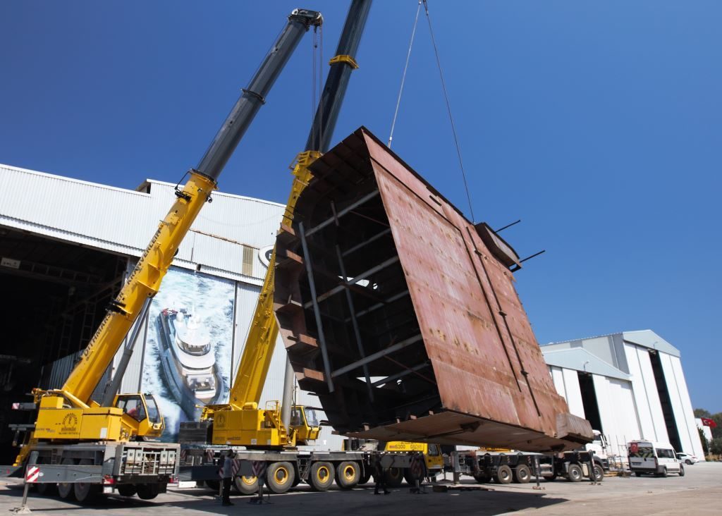 Proseguono i lavori per la realizzazione del primo Bering 145