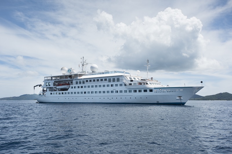 Crystal Esprit venduta a Lindblad Expeditions