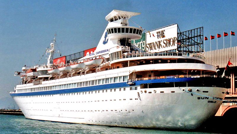 Venduta per la demolizione la Oriental Dragon, ex Sun Viking di Royal Caribbean