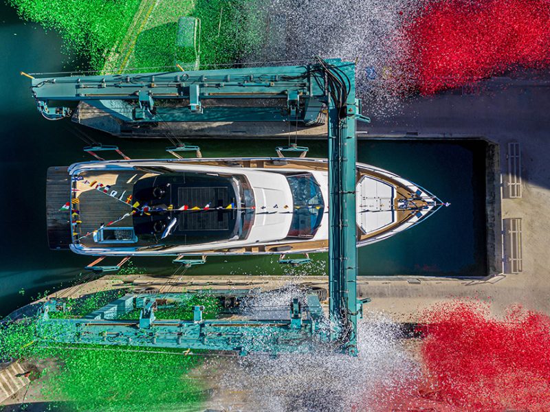Riparte il cantiere Ferretti di Cattolica: varato il Ferretti Yachts 780 M/Y Club B