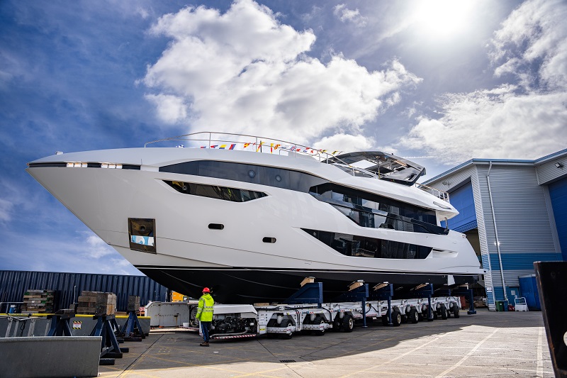 Varato il primo Sunseeker 100 Yacht