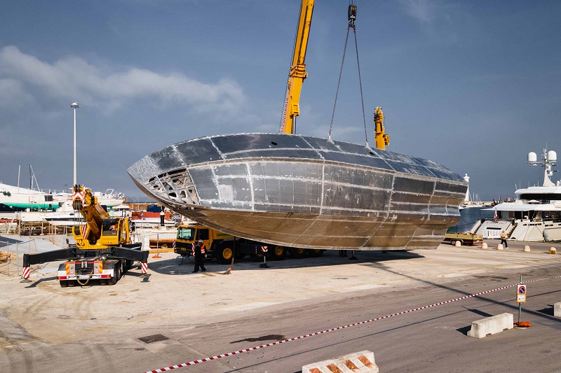 Procedono a pieno ritmo i lavori di costruzione del primo Gentleman’s Yacht 24 di Codecasa