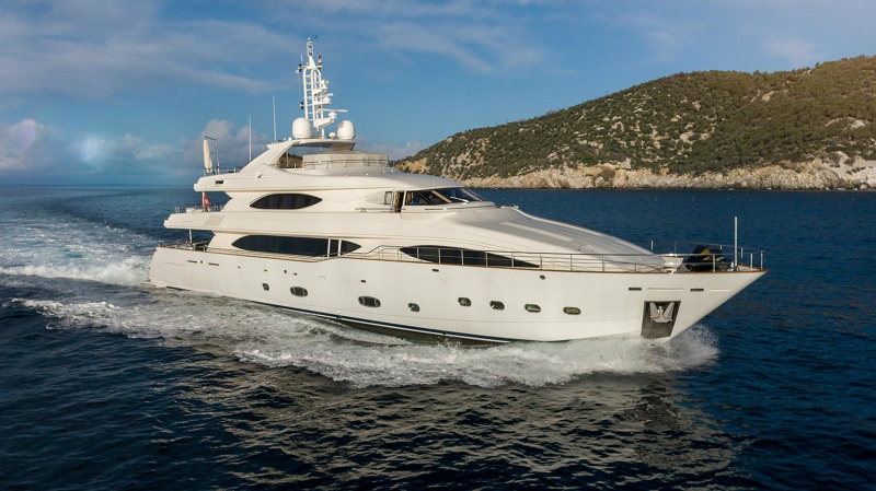 CRN 128′ M/Y Agatha in vendita da Denison Yachting
