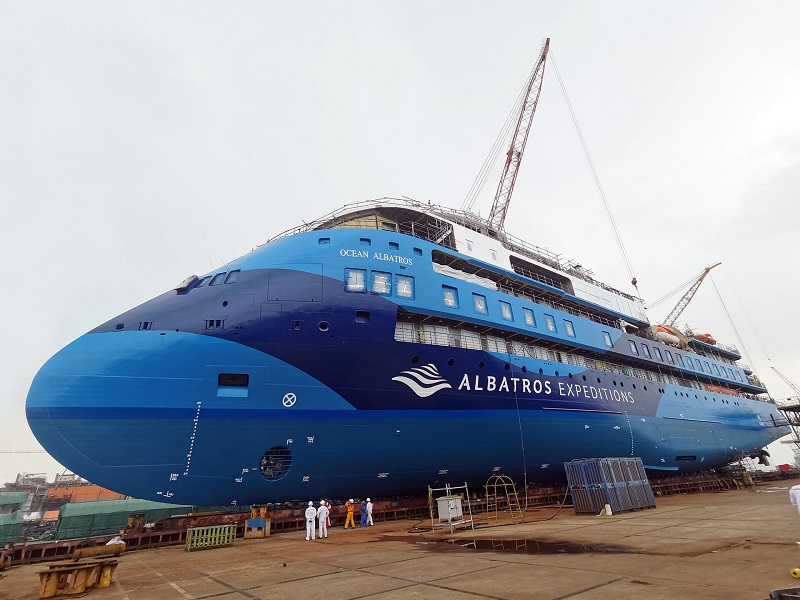 Varata Ocean Albatros, sesta nave della classe Infinity