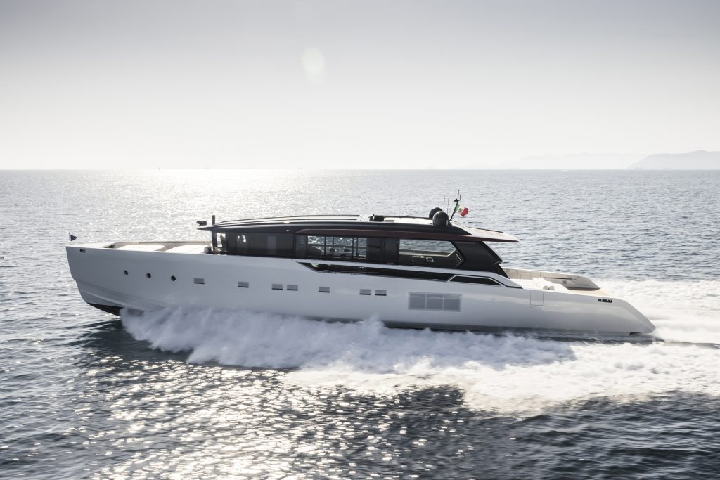 Sanlorenzo SP110, il superyacht sportivo perfetto per il Mediterraneo