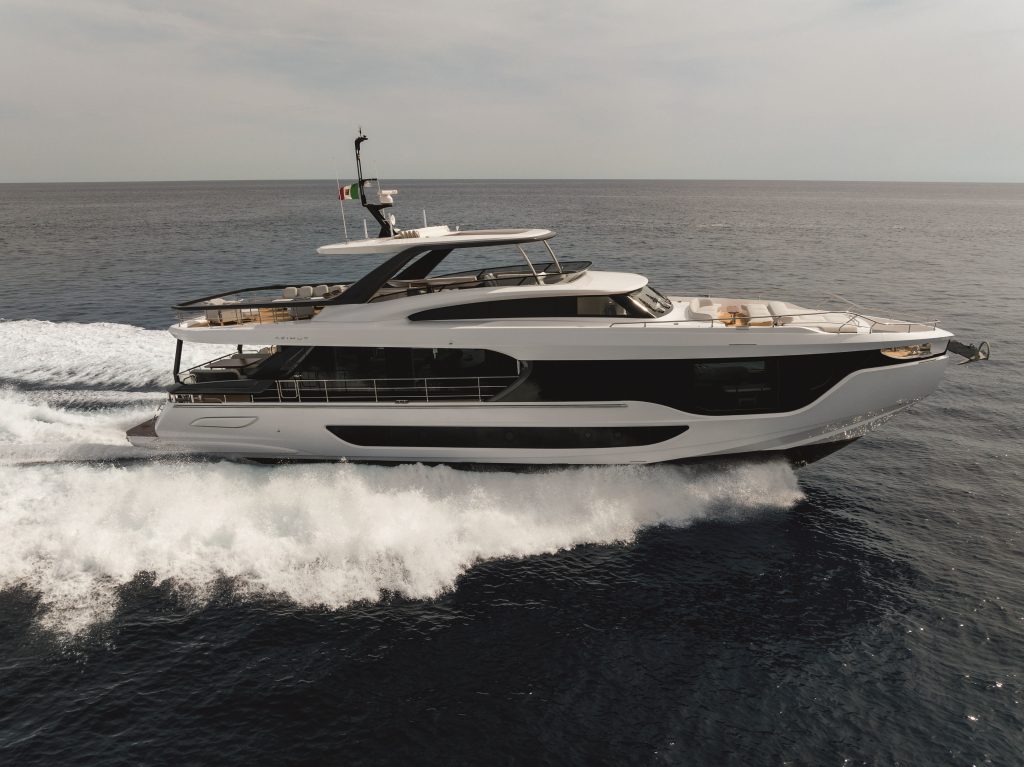Azimut Grande 26M, tutte le feature del superyacht in soli 26 metri