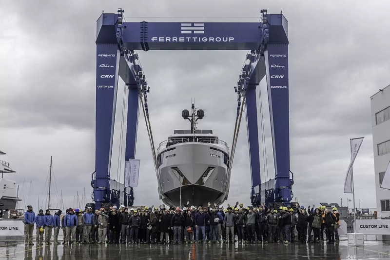 Custom Line vara il primo yacht del 2023: una Navetta 30