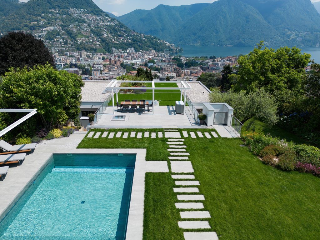 Tommaso Spadolini e Serena Spinucci reinventano una villa sul Lago di Lugano ispirandosi al mondo dello yachting