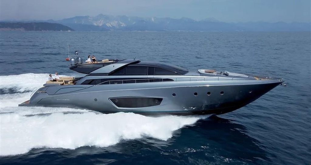 Riva 86′ Domino M/Y Voltage in vendita da Idea Yachting