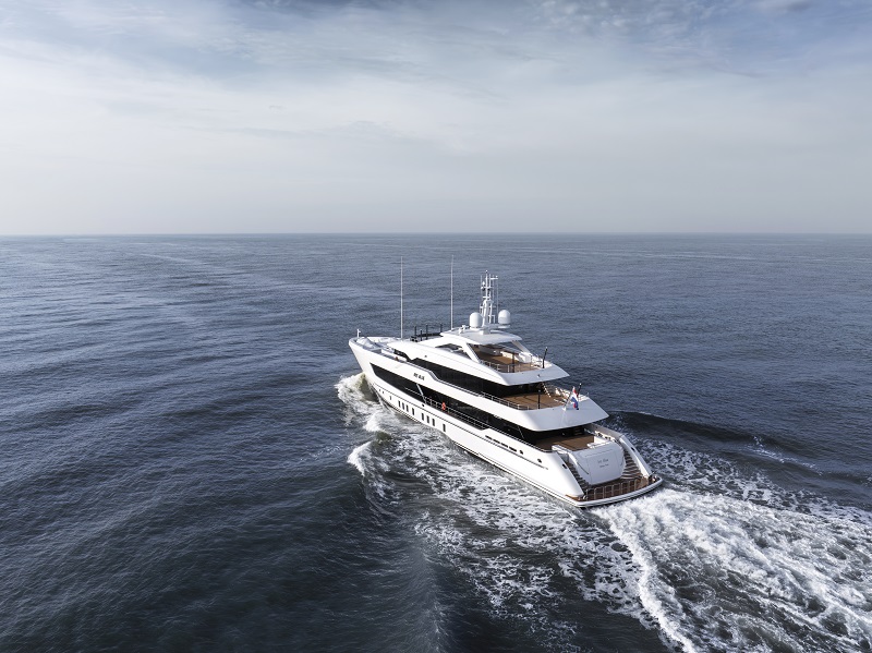 Consegnato Iris Blue, primo yacht Heesen della rinnovata serie Steel di 55 metri