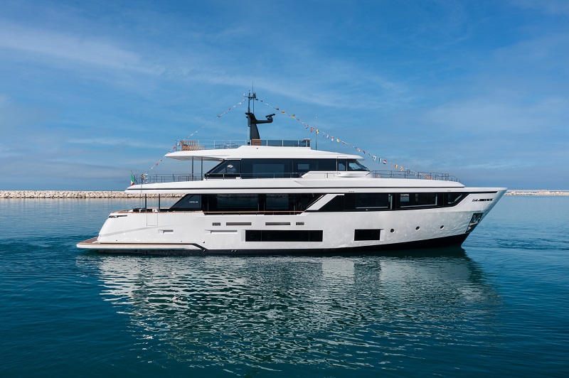 Varata la sedicesima Custom Line Navetta 30