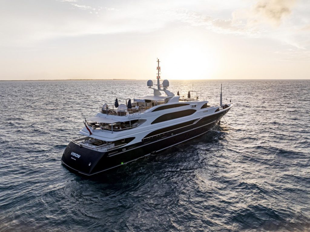 In vendita Vision, Benetti custom di 60 metri